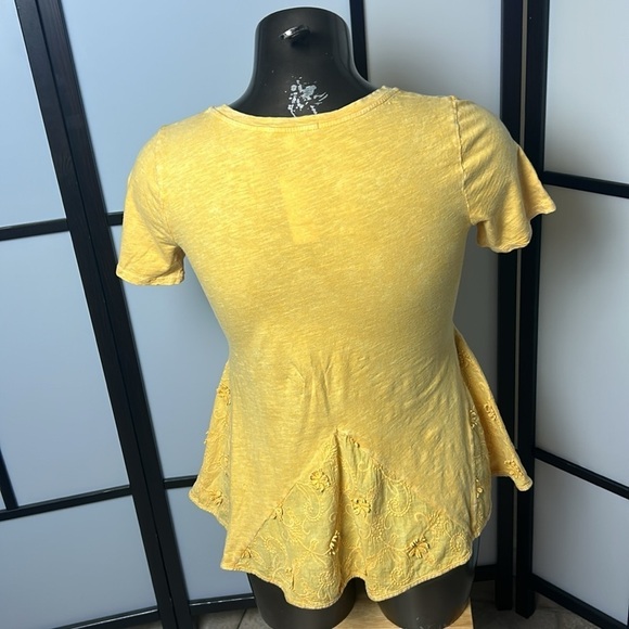 Anthropologie Eri & Ali Yellow Embroidered Flower Petal Flared Top Medium US$68 - Picture 9 of 12